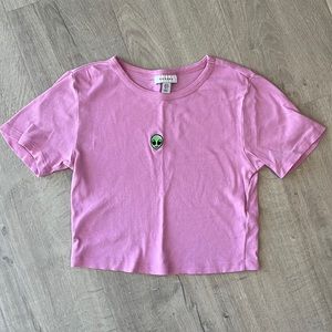 Topshop short sleeve pink crop t-shirt Alien decal size 4